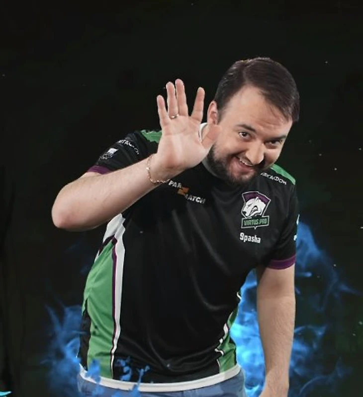 Фото из твиттера joinDota