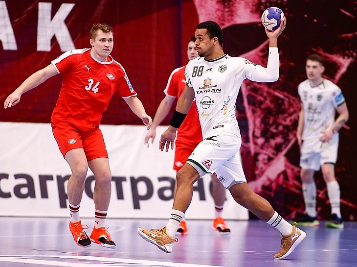 СЕХА-лига. Логическое завершение. "Татран" разгромил "Спартак" вдевятером…, изображение №2