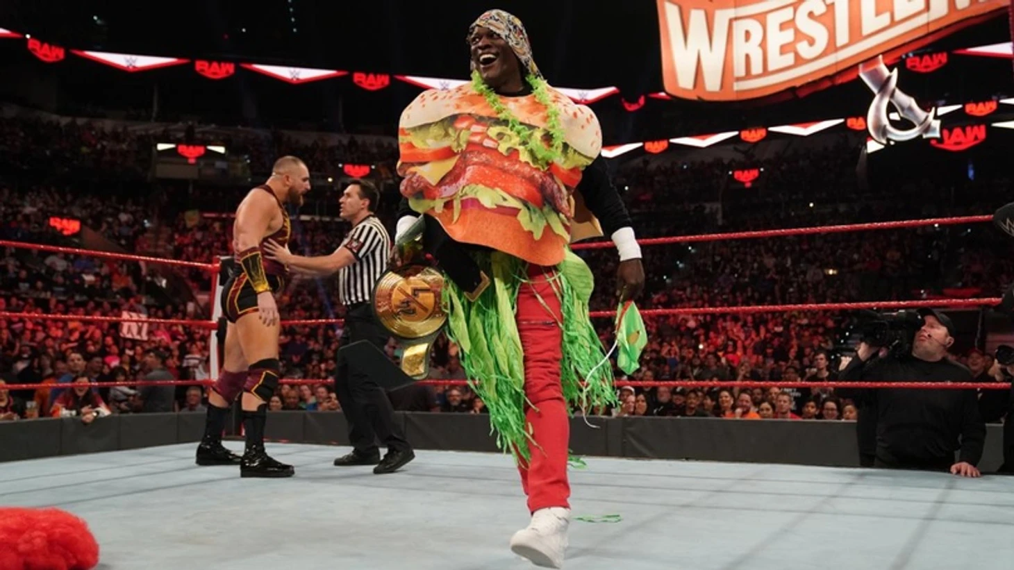 Обзор Monday Night RAW 28.01.2020, изображение №15