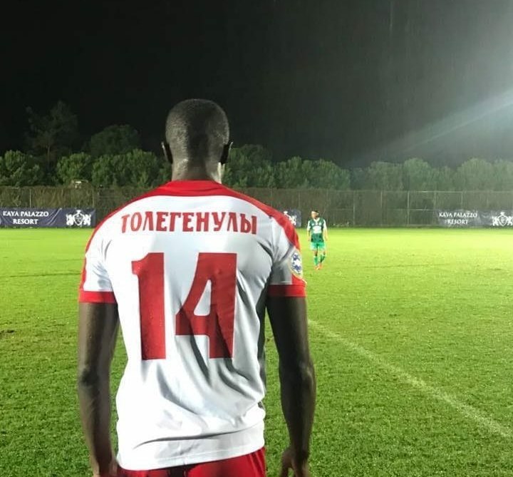 «Елимай» играл в форме «Ливерпуля», а голкиперу «Тараза» купили майку прямо перед матчем: забавные случаи с экипировкой в казахстанском футболе