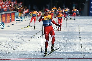 Победный финиш Сергея Устюгова на первом этапе Тур де Ски