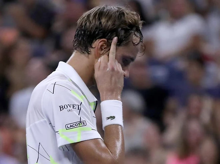 https://www.independent.co.uk/sport/tennis/us-open-2019-daniil-medvedev-crowd-boos-won-because-you-middle-finger-a9086331.html