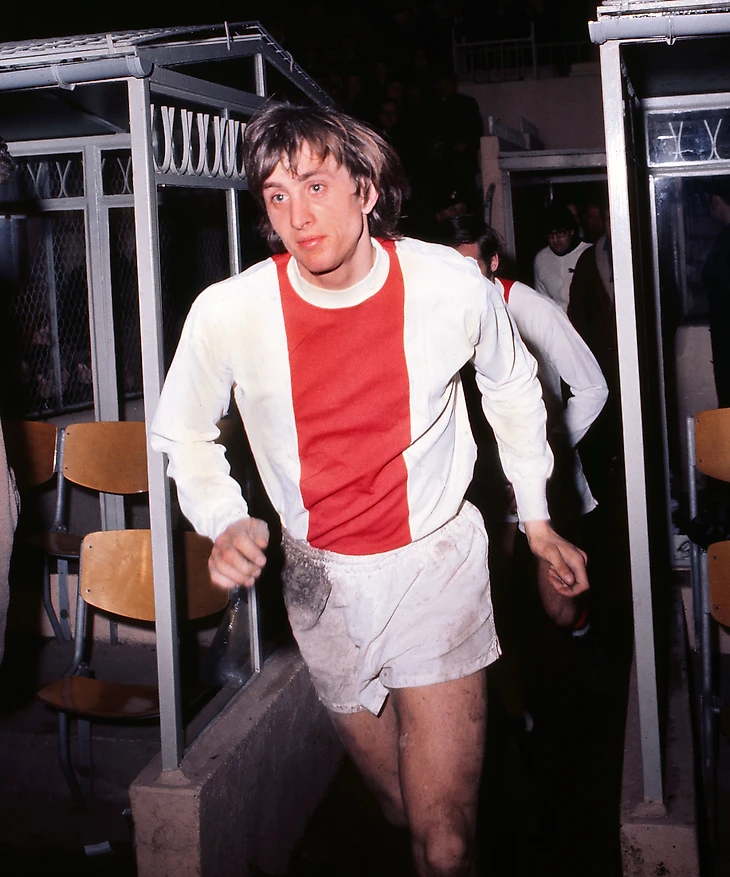 Football - 1969 / 1970 Inter-Cities Fairs Cup - Semi-Final, First Leg: Arsenal 3 Ajax 0 (8/04/1970) Ajax's Johan Cruyff at Highbury.