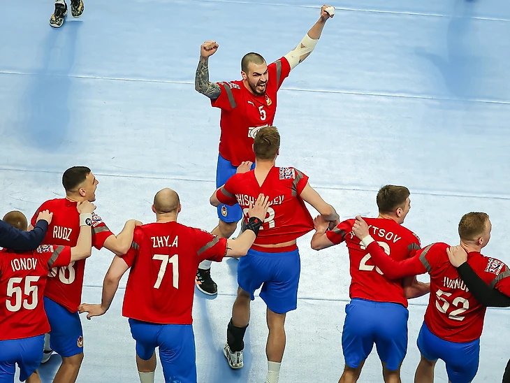 Olimpbet Суперлига. Дмитрий Киселёв: "В "золотом" матче в основном раздавал передачи — руку берёг", изображение №1