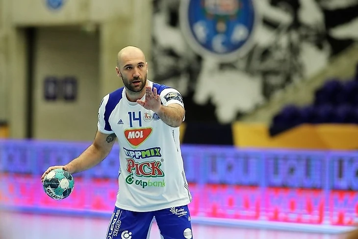 Лига чемпионов. Хоан Каньельяс: "В Бресте играть тяжело, но мне там всегда нравилось. Атмосфера что надо", изображение №1