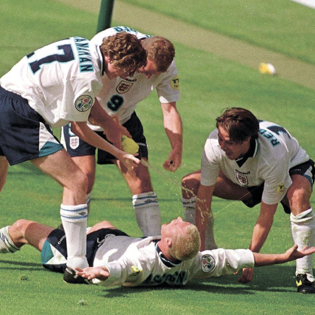 Евро 96' |  МакМанаман, Ширер и Реднап помогают Газзе «прийти в себя»