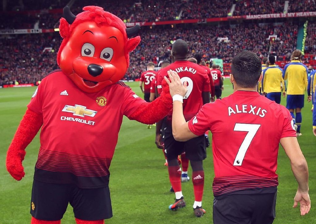 Манчестер Юнайтед, Алексис Санчес