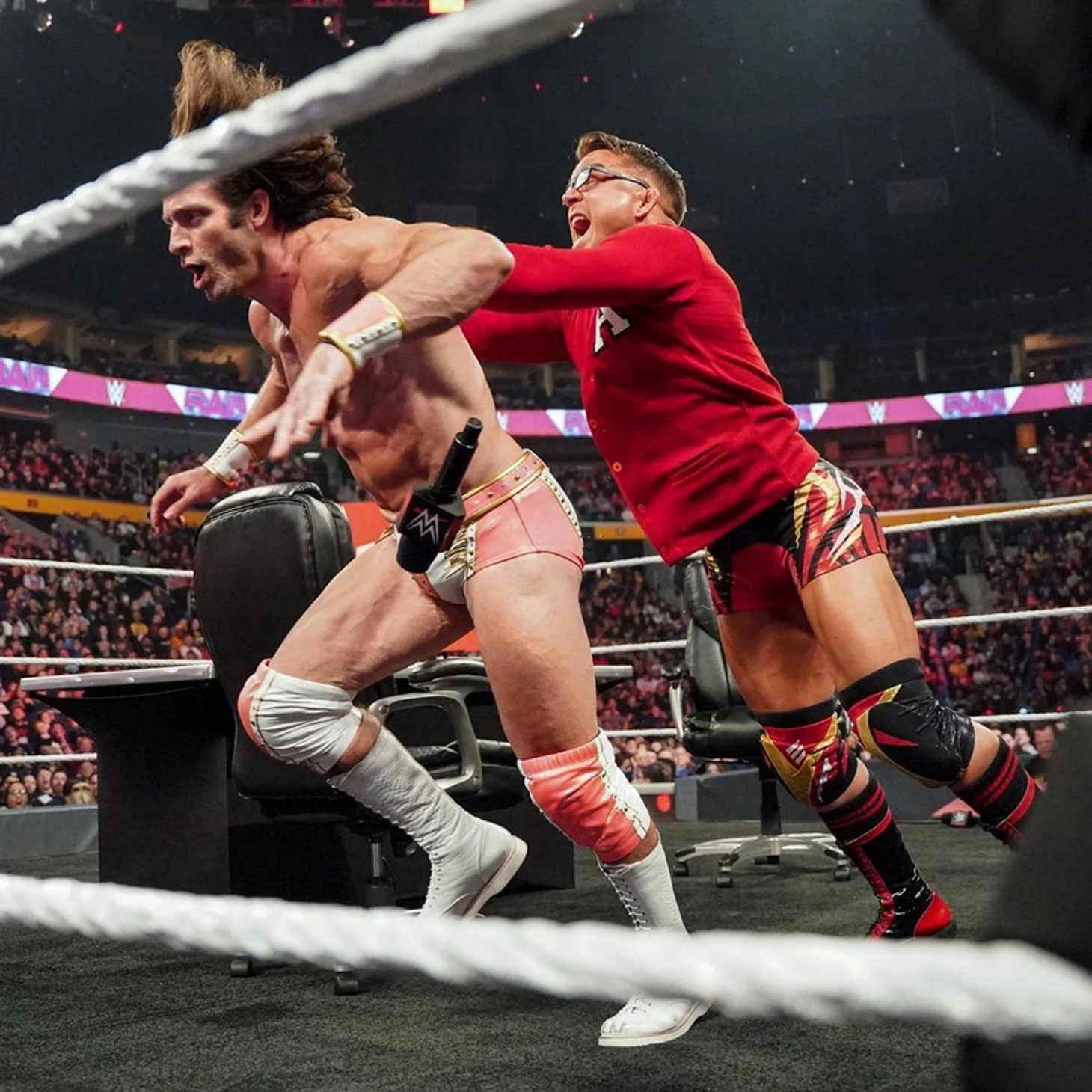 Обзор WWE Monday Night RAW 18.04.2022, изображение №16