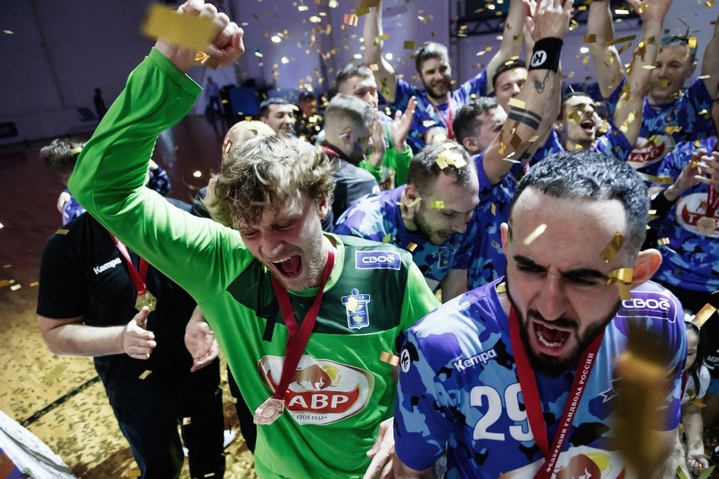 Чемпионат России. "Медведи" и громадный перевес. О чем жалеет Петкович. Осень, сулящая ненастья, изображение №5