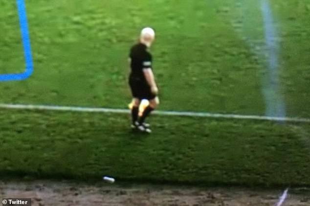 На футбольном матче в Шотландии «умная» камера вместо игры следила за боковым судьёй