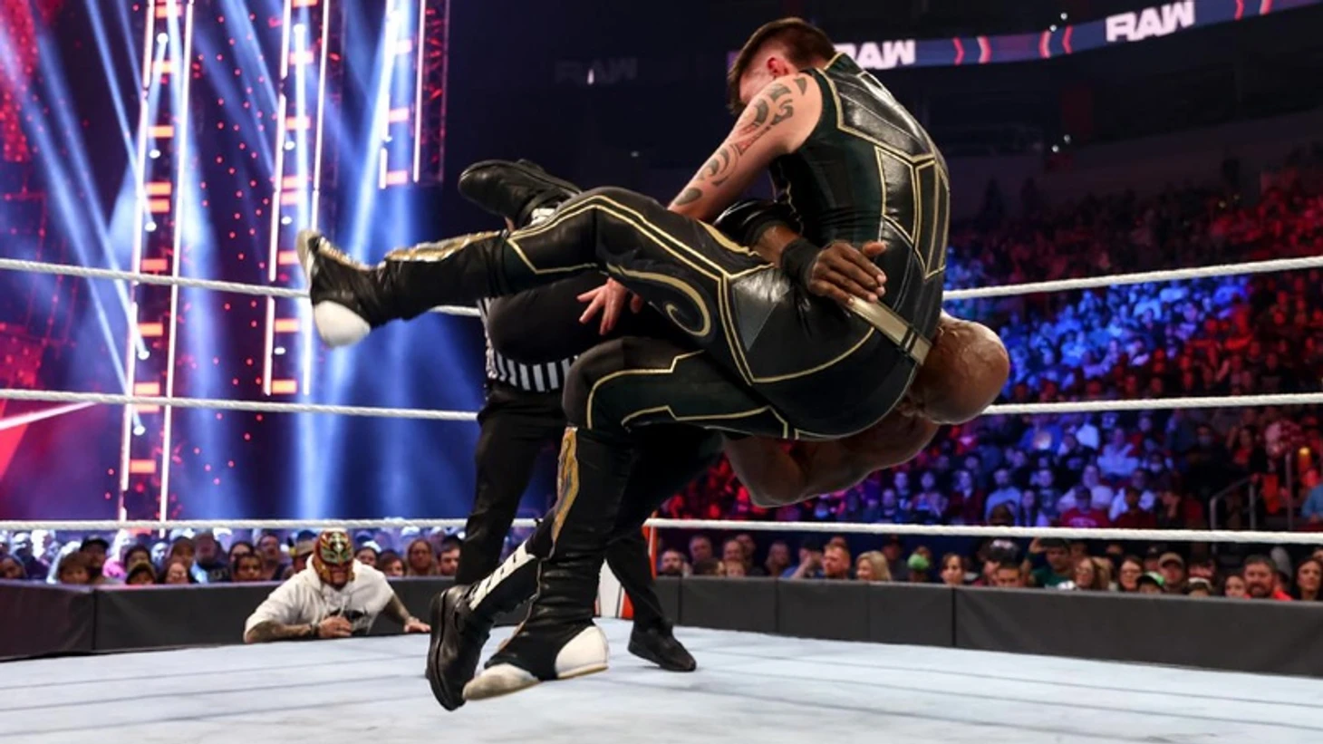 Обзор WWE Monday Night RAW 08.10.2021, изображение №11
