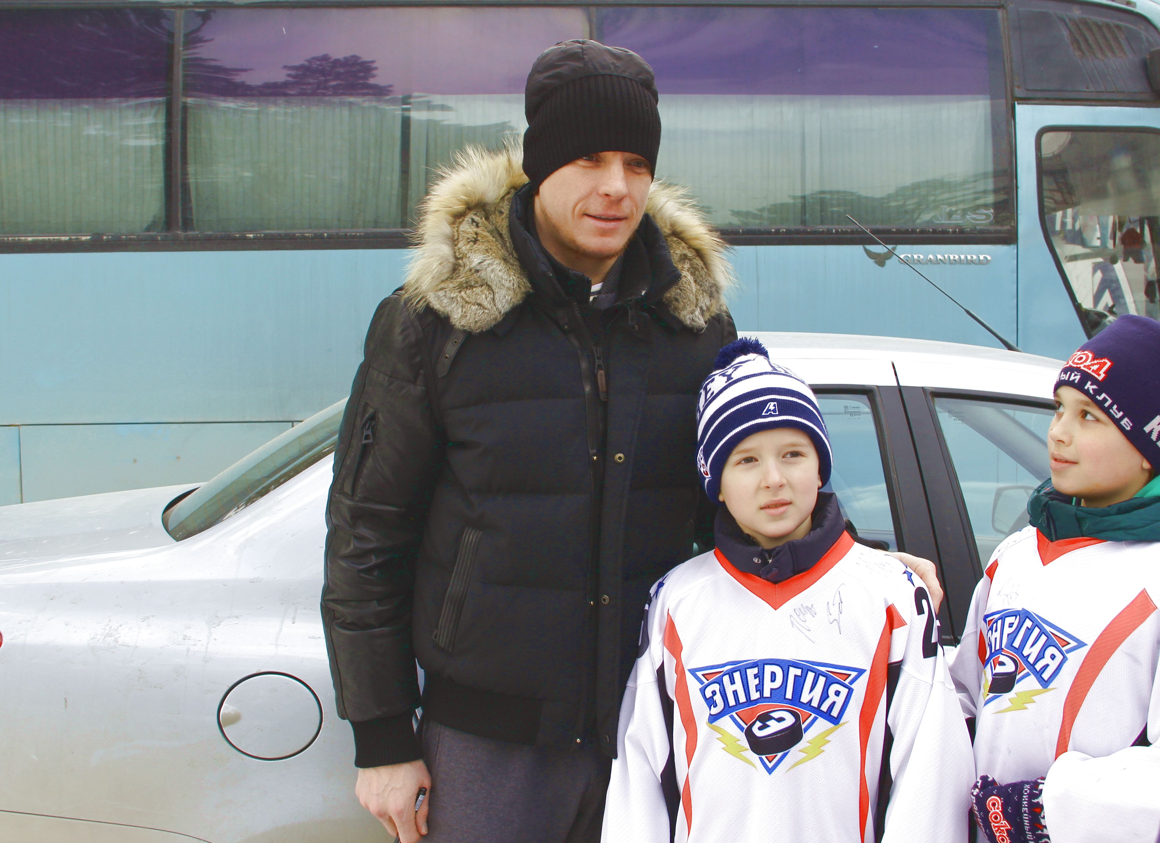 Александр Семин встретился с юными воспитанниками красноярского хоккея