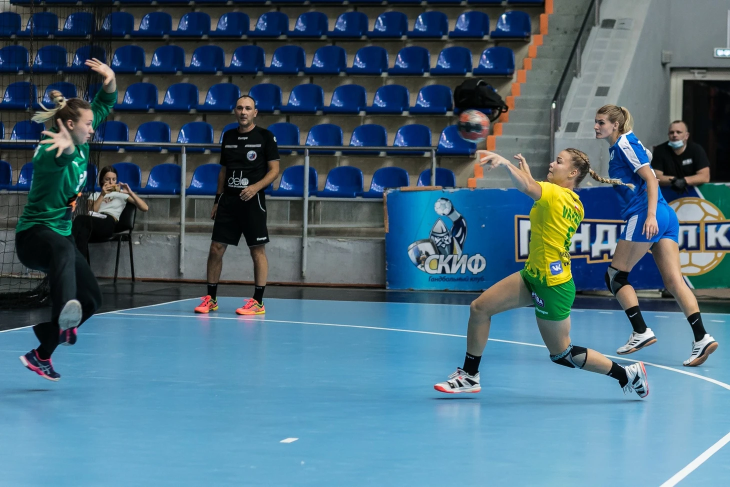 Молодежное первенство России. Смотрины ровесниц века. Пусть они доиграют до финиша!, изображение №7