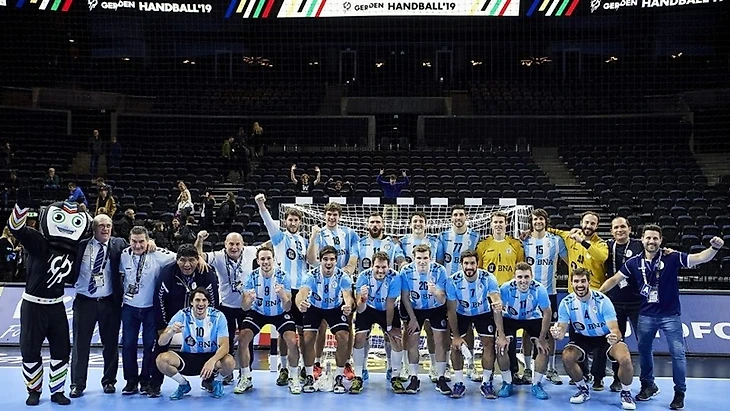 Рождественский турнир. Амбициозные (хоть и с приставкой "B") испанцы и неудобные аргентинцы, изображение №1