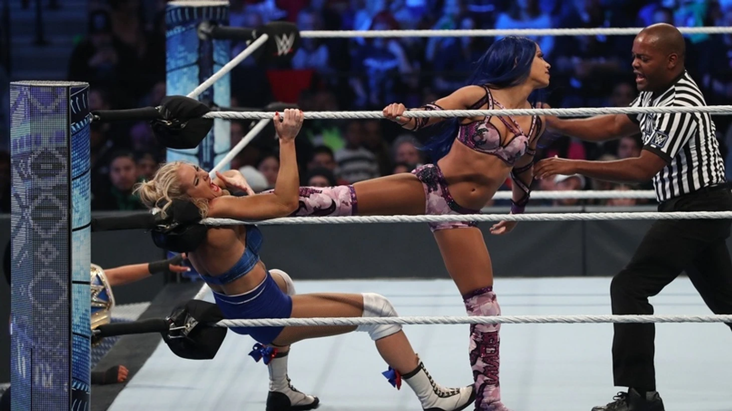 Обзор WWE Friday Night Smackdown 20.12.2019, изображение №14
