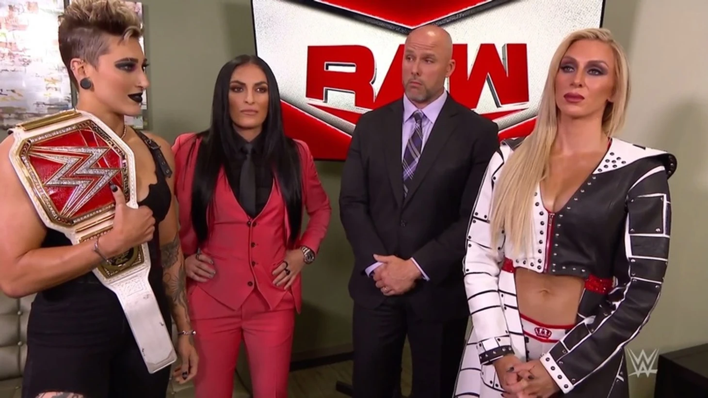 Обзор WWE Monday Night RAW 17.05.2021, изображение №21