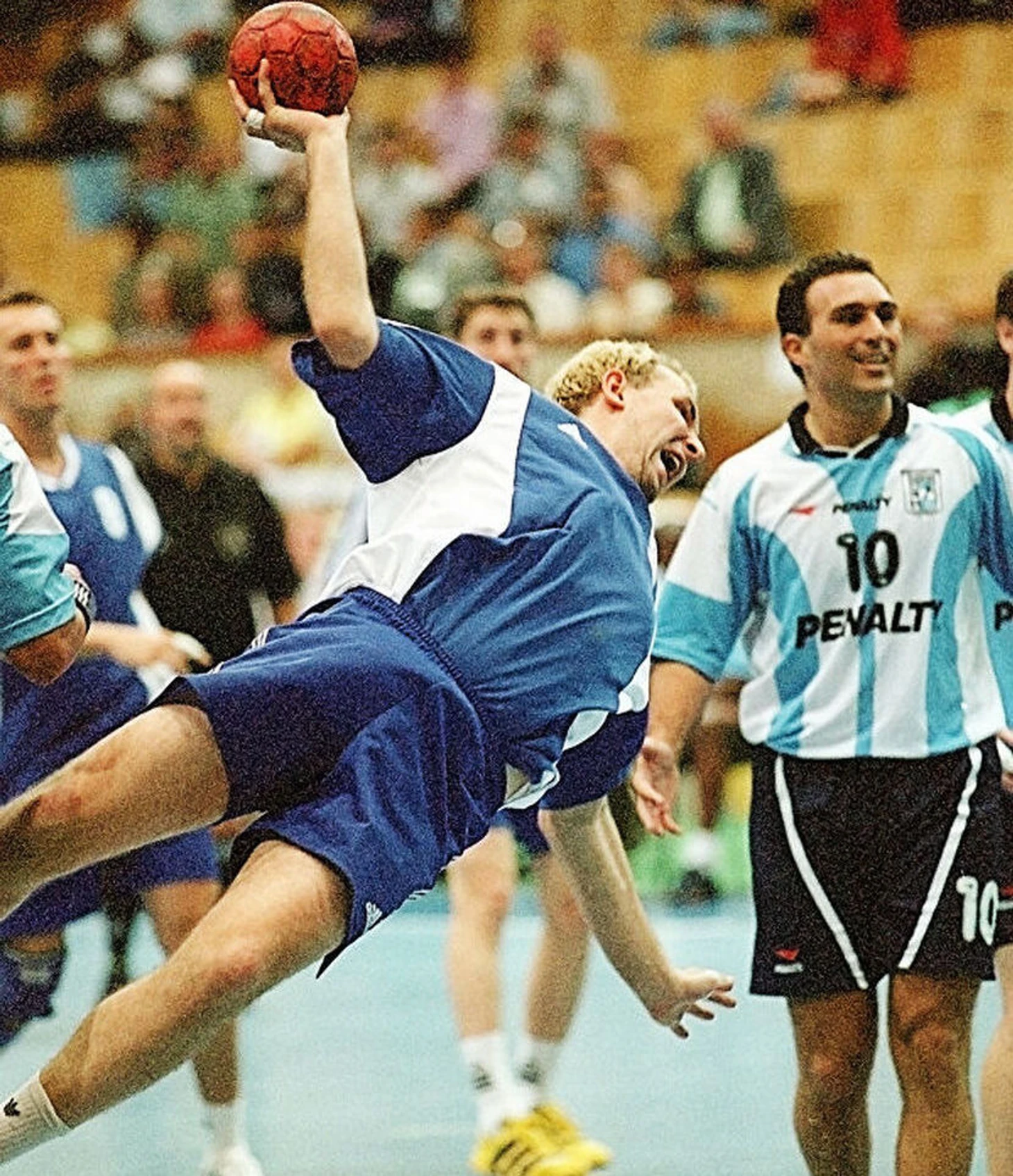 Артем Гриценко. Лучший линейный в истории "Чеховских Медведей" и голос клуба по совместительству, изображение №11