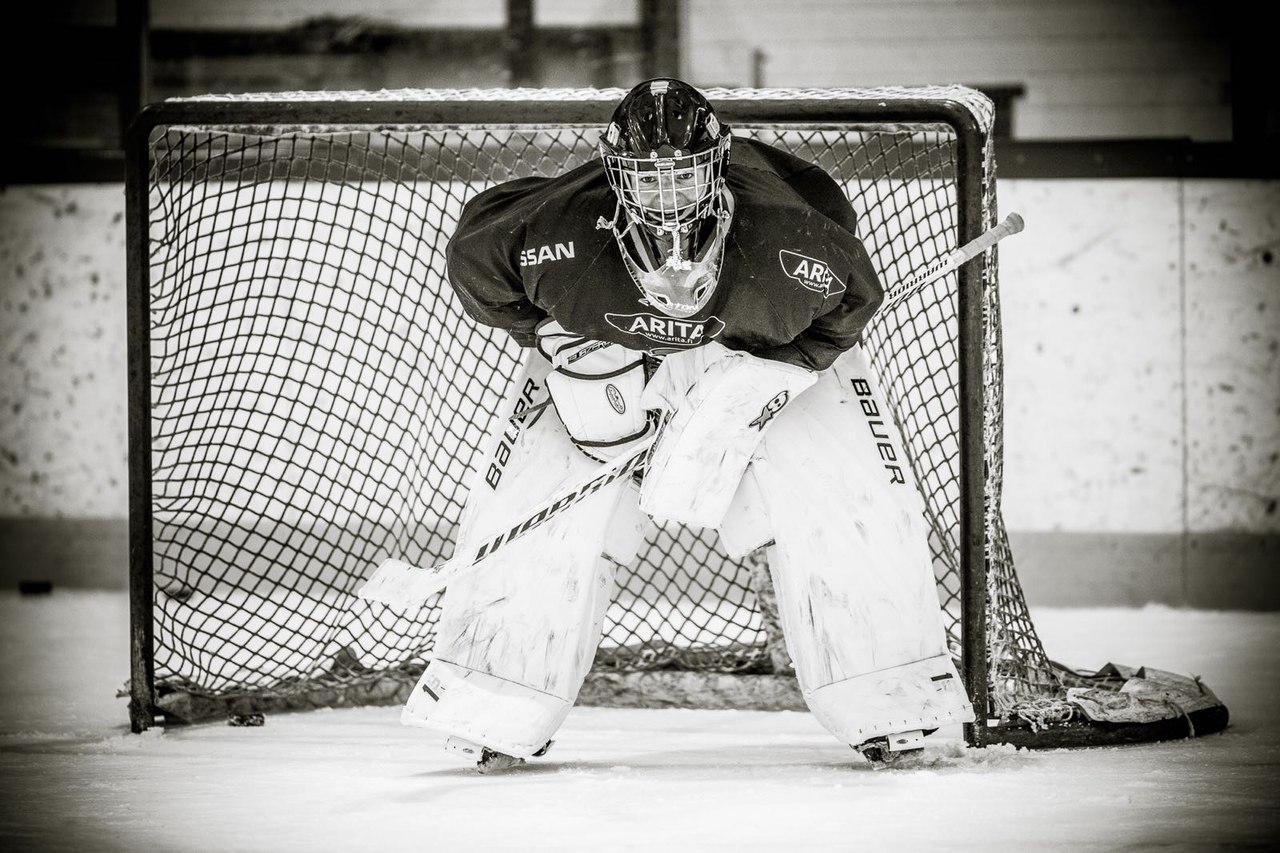 «Готов играть за ту сборную, которая доверит место в воротах». Как питерский воспитанник покоряет Хельсинки