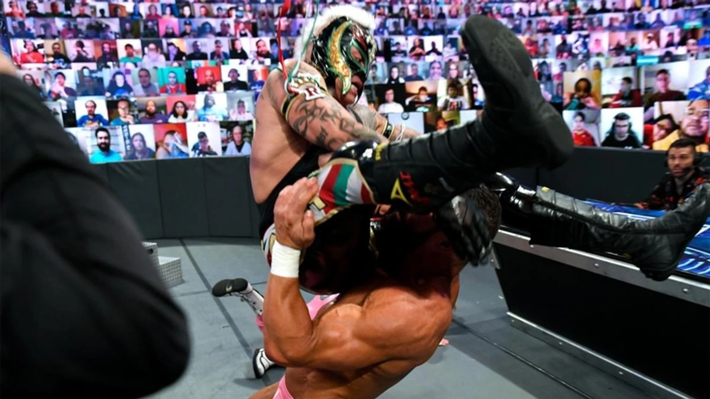 Обзор WWE Friday Night Smackdown 02.04.2021, изображение №7