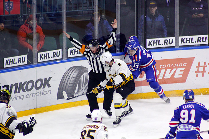 Судьи тащат СКА в финал. Или нет?