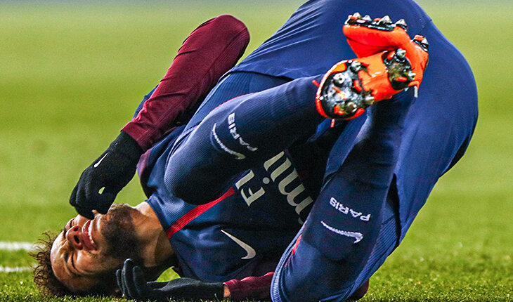 В «ПСЖ» Неймар часто пропускает 1/8 ЛЧ (3 раза за 4 сезона). Травмы испортили его карьеру в «Париже» 