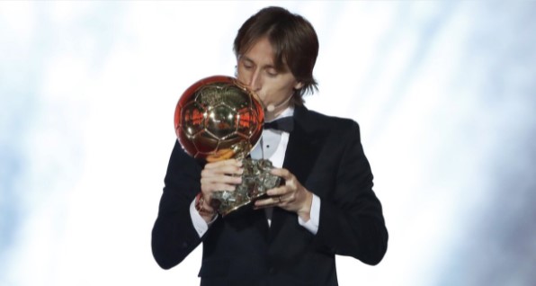 Лука Модрич готовится к переезду в АПЛ - Сити, Тоттенхэм и Ньюкасл начинают борьбу за обладателя золотого мяча