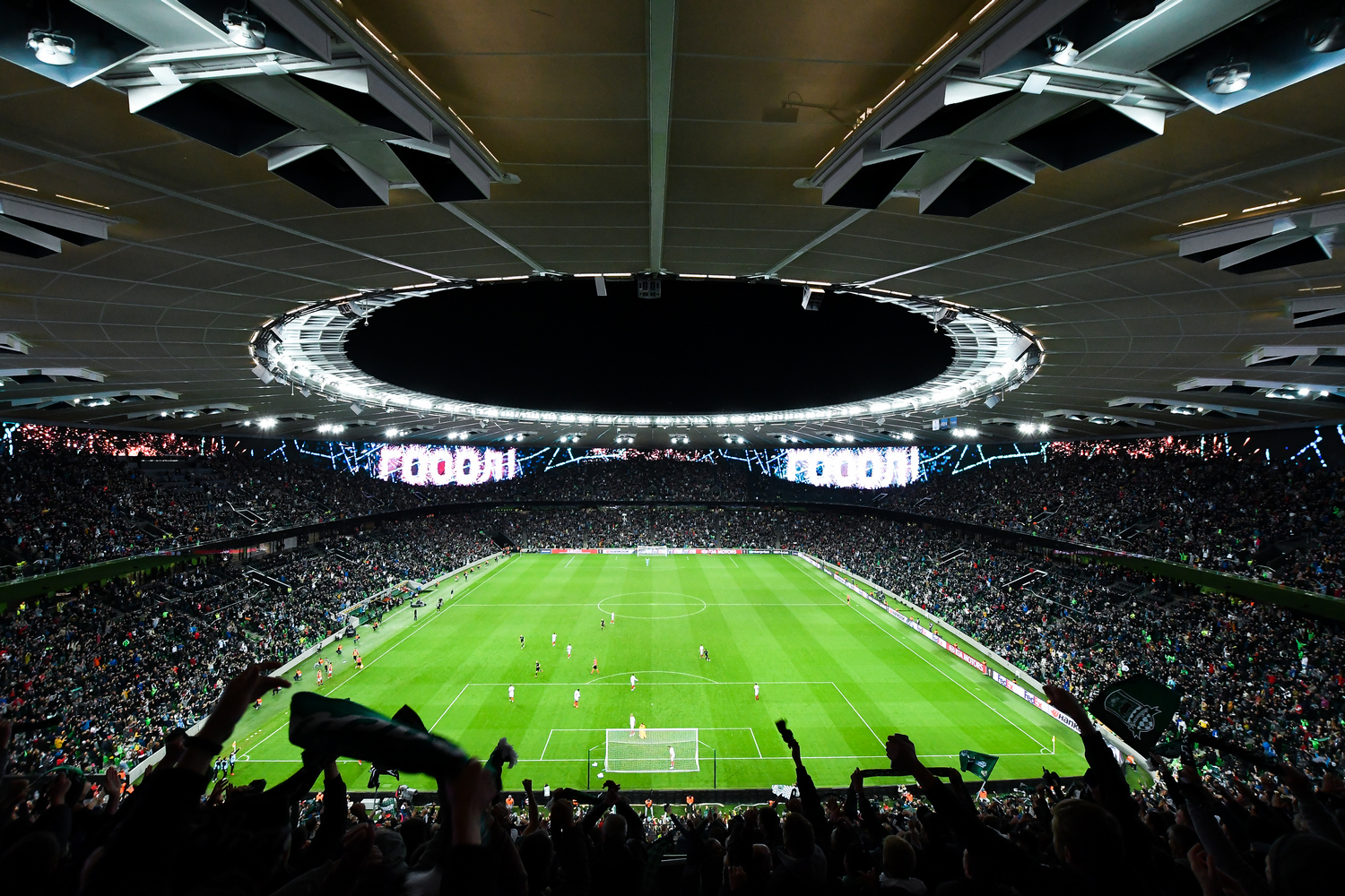 Россия включает полные обороты, но пока чуть хуже конкурентов. Обзор старта групповых этапов