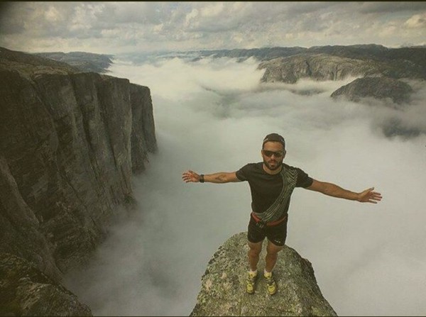 https://photobooth.cdn.sports.ru/preset/post/1/5d/76390c4054310aa50cad6cbd949e4.jpeg