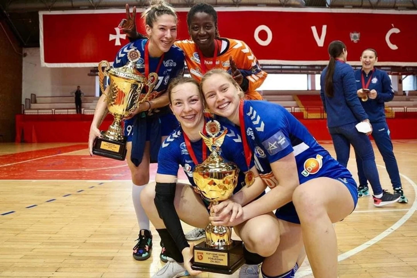 "Обид на тренеров нет". Вместо российской сборной Валерия Маслова поддерживает форму с... черногорской, изображение №3