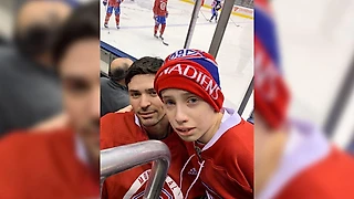 Кэри Прайс встретился с 11-летним фанатом, который потерял свою маму