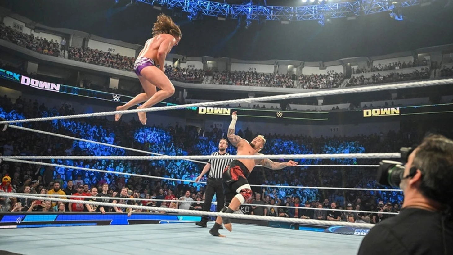 Обзор WWE Friday Night Smackdown 14.04.2023, изображение №11