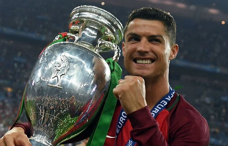 Роналду - чемпион Европы.