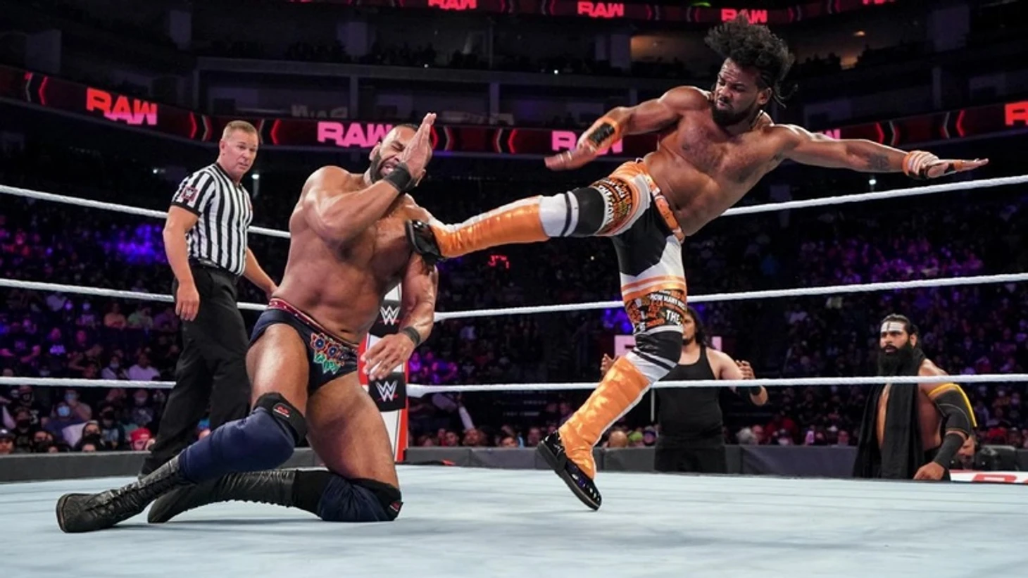 Обзор WWE Monday Night RAW 18.10.2021, изображение №3