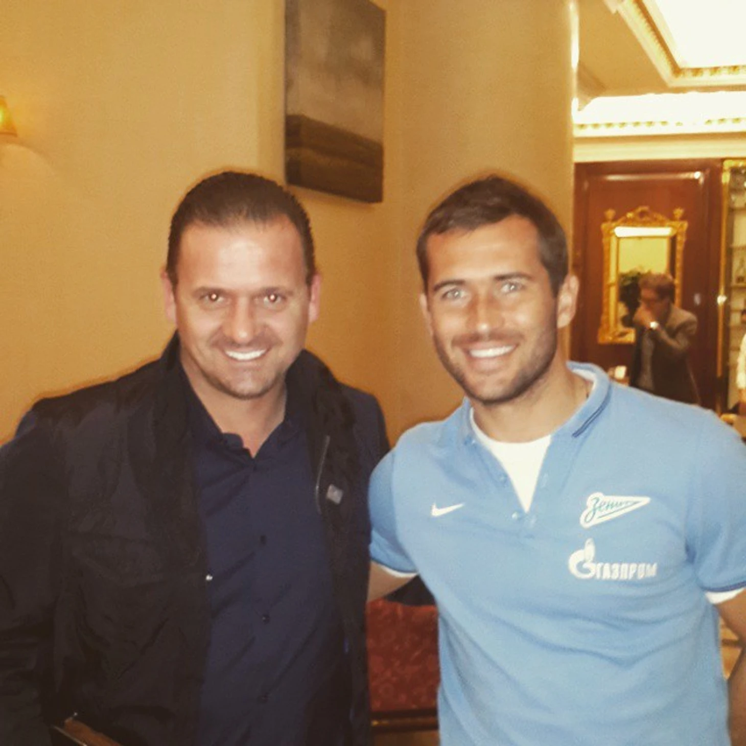 https://photobooth.cdn.sports.ru/preset/post/1/73/67356ca4e4dee941f50df70ad138f.jpeg