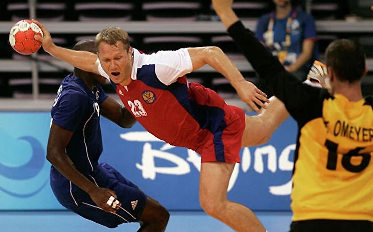 Эдуард Кокшаров: "Не сравнивайте меня с Горлуковичем. Все-таки у нас игра интеллигентнее", изображение №5