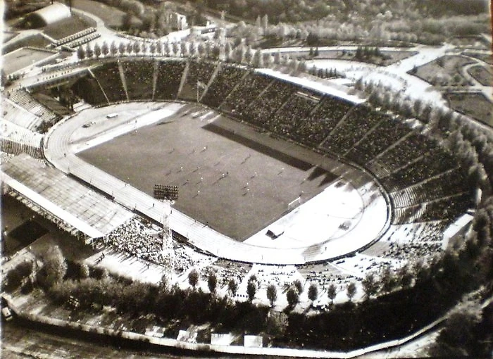 Стадион Украина