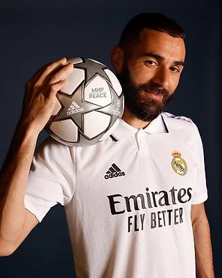 Adidas официально представил футбольный мяч для финала Лиги Чемпионов УЕФА 2022