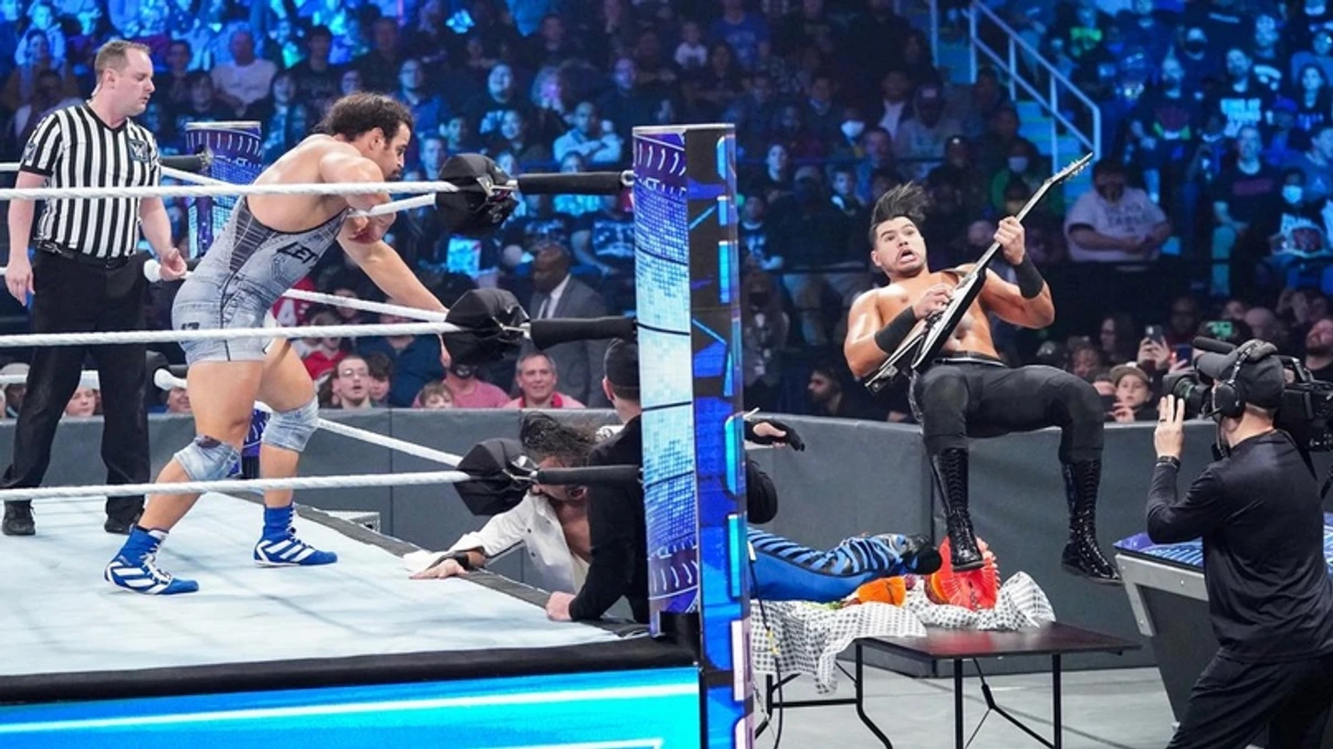 Обзор WWE Friday Night SmackDown 26.11.2021, изображение №5