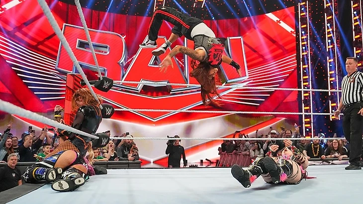 Обзор WWE Monday Night RAW 27.02.2023, изображение №30