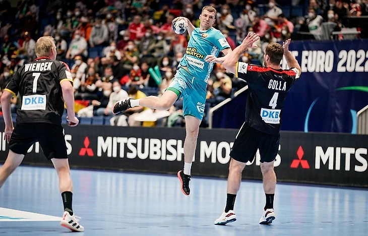 Владислав Кулеш: "Все говорят, что мы слабые. Но я так не считаю. В матче с поляками был не наш день", изображение №2