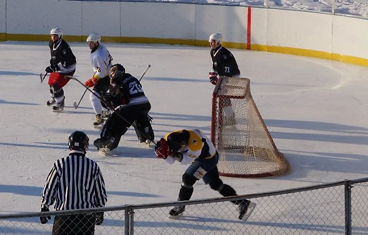 Фрагмент матча &quout;Алмаз&quout; (Зеленогорск) – &quout;Ачинск-Роснефть&quout; (Ачинск)