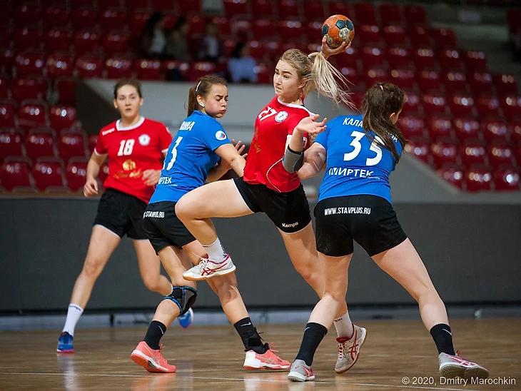 Молодежное первенство России. Смотрины ровесниц века. Пусть они доиграют до финиша!, изображение №3