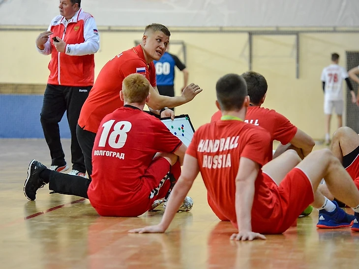 На другом месте в другой час. Зимний полдень для младших сборных России, изображение №1