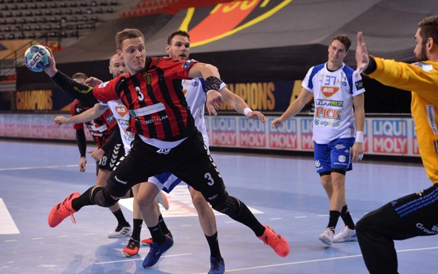 Лига чемпионов. Неудачники сигналят о разном: "Вардар" — на всплытие, "Загреб" — все глубже, изображение №2