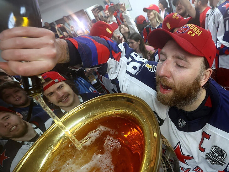 «Почти в каждой серии было по 7 игр. Это опустошает». Что творилось в чемпионской раздевалке ЦСКА