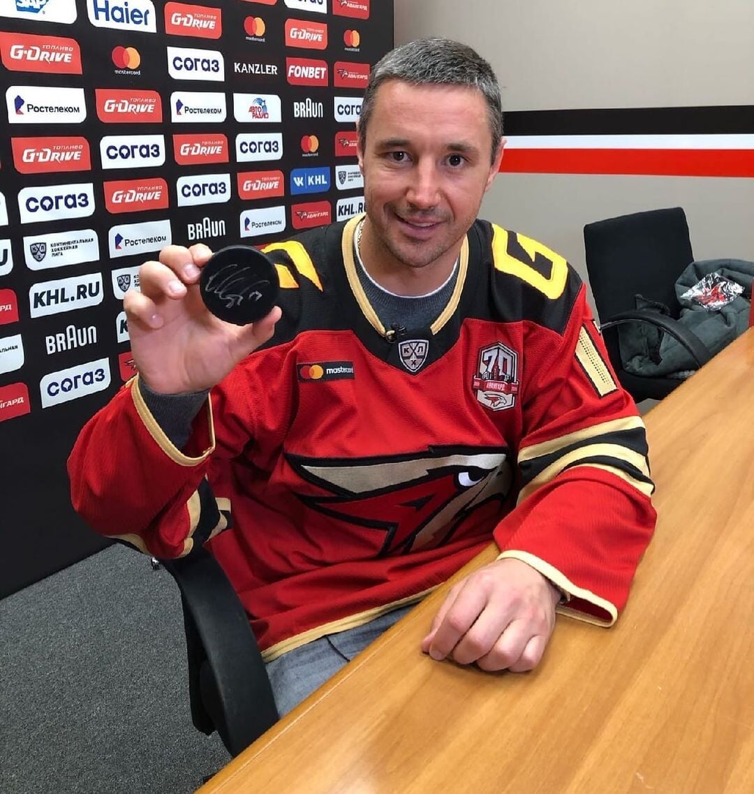 У Ковальчука – гол в первом же матче за «Авангард». Еще он удалился в овертайме и не забил решающий буллит