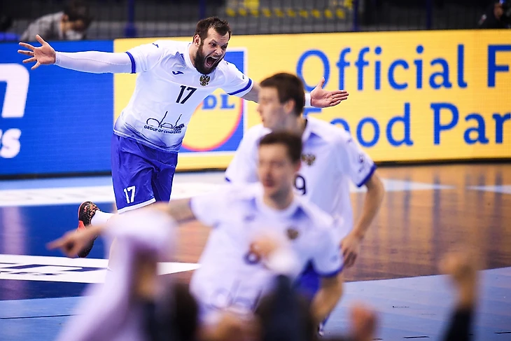 20 вопросов не о гандболе. Александр Котов: "Мечтал стать милиционером и ловить преступников!", изображение №1