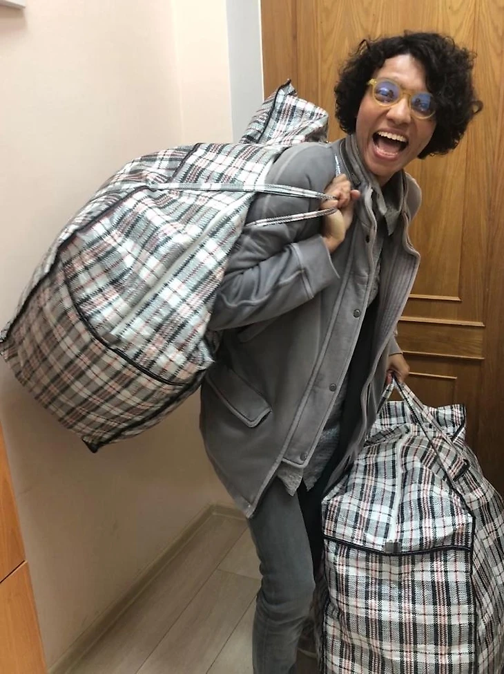 20 вопросов не о гандболе. Эмилия Турей: "С папой общаемся на смеси русского и английского", изображение №2