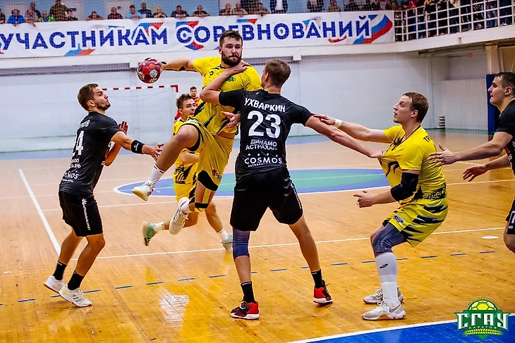 Olimpbet Суперлига. Артём Пономарёв: "Болел, неделю не тренировался — а потом забросил 10 мячей!", изображение №2