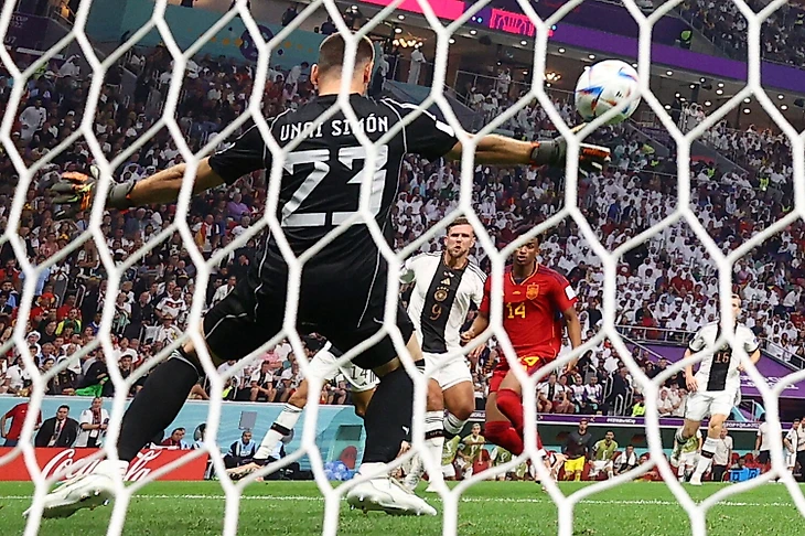 Live: Germany Preserves its World Cup Chances With a Late Goal to Tie Spain  – The New York Times